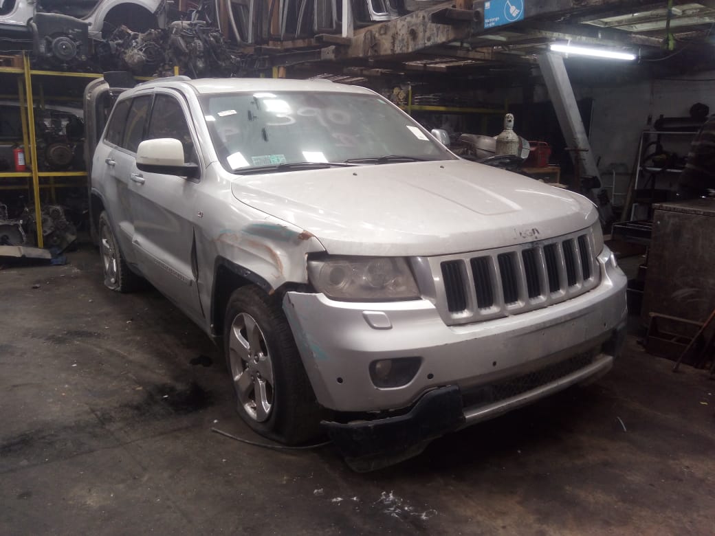  Jeep GRAND CHEROKEE 2011    EN DESARME